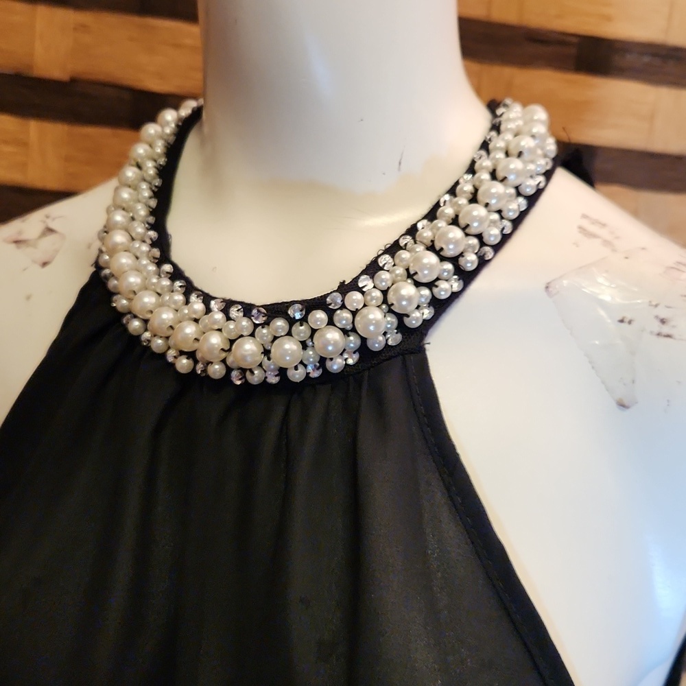 Diamond/Pearl neck chiffon top